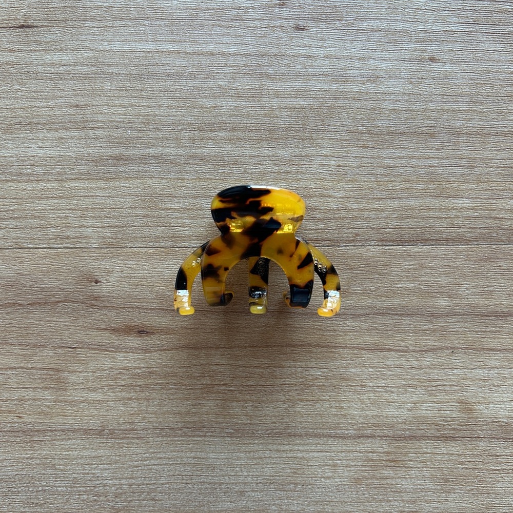 NWOT Free People Octopus Claw Clip (Tortoise)